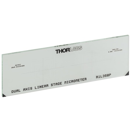 R1L3S8P - Калибровочная мишень с концентрическими квадратами и микрометрической шкалой, 3" x 1", материал: известково-натриевое стекло, Thorlabs