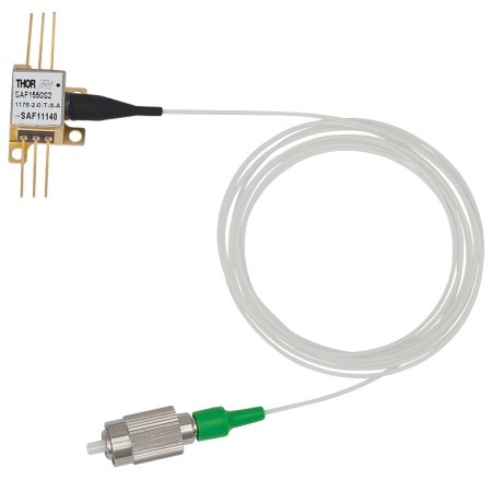 SAF1550S2 - Активная среда лазеров с одной наклоненной гранью, установленная в половину корпуса типа Butterfly, центральная длина волны излучения: 1550 нм, одномодовое волокно, Thorlabs