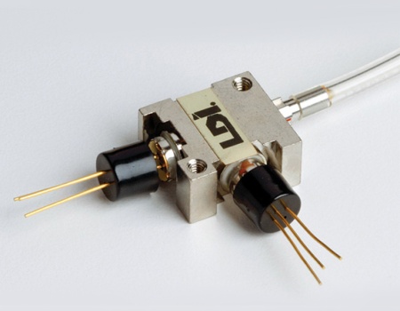 Волоконно-оптические лазерные комбайнеры