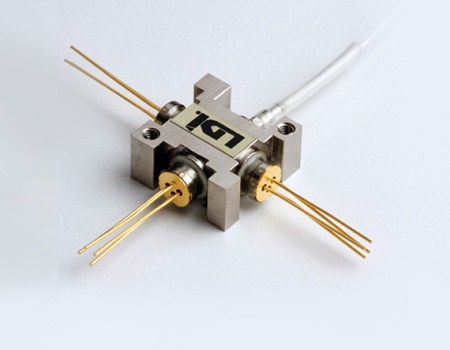 Волоконно-оптические лазерные комбайнеры